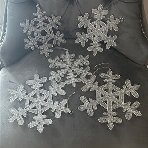 5  Christmas snowflake decorations